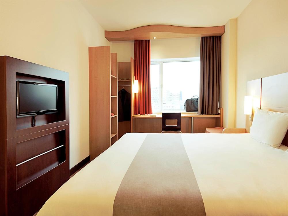 Ibis Hotel 3*